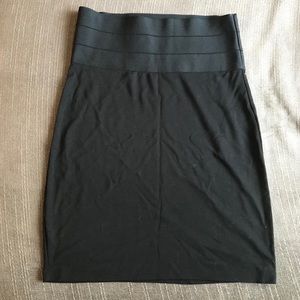 Fitted Black Skirt Mid length - Small